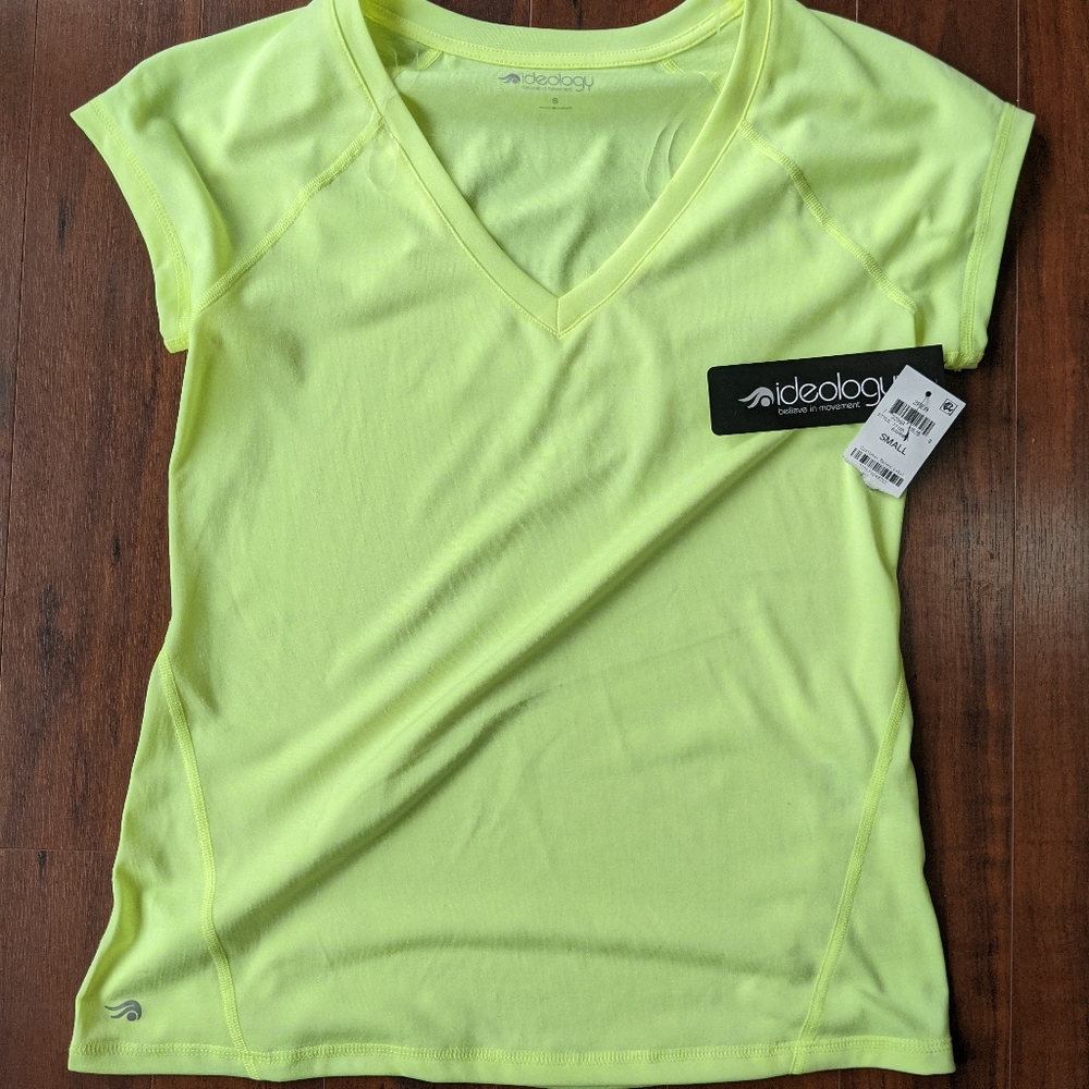 NWT ideology workout tshirt